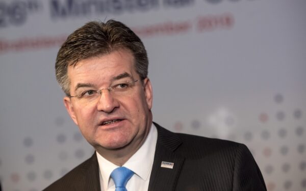 Epsteino dokumentuose paminėtas Slovakijos diplomatas pasitraukė iš savo pareigų