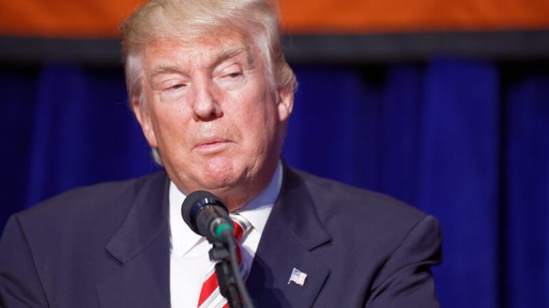 Po Izraelio smūgio naftos telkiniui kilo įtarimai: ar Trumpas vėl melavo?