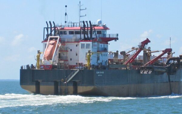 Naujas incidentas Baltijos jūroje: įtariama, kad laivas iš Rusijos į vandenį išmetė atliekas, Švedija pradėjo tyrimą