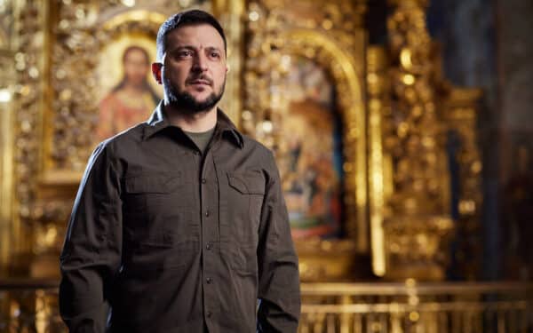 Zelenskis siunčia aiškų signalą: nebėra priežasčių blokuoti 90 mlrd. eurų paramą