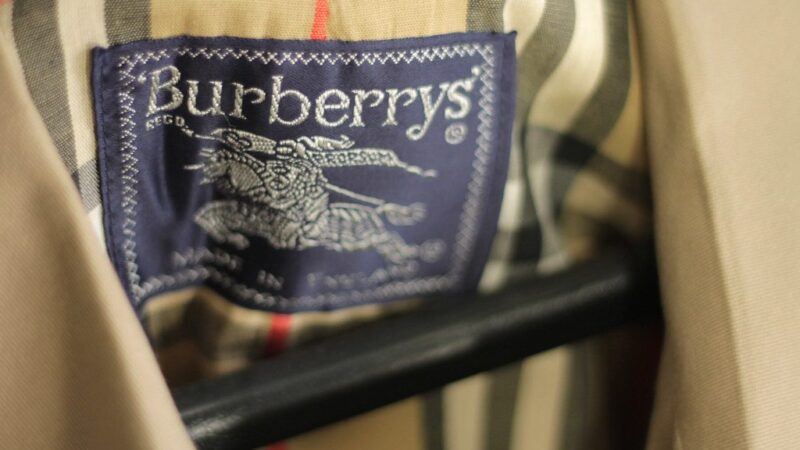 Prabangos prekių rinka patiria smūgį, investuotojus gąsdina geopolitinė situacija