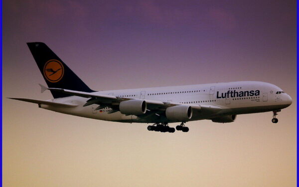 Lietuvos keliautojams – chaosas: dėl streiko tarp Vilniaus ir Frankfurto atšaukta dar 13 skrydžių