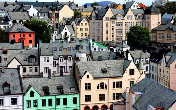 Norvegija imasi griežtesnės kontrolės, kas laukia naujai atvykstančių ukrainiečių?
