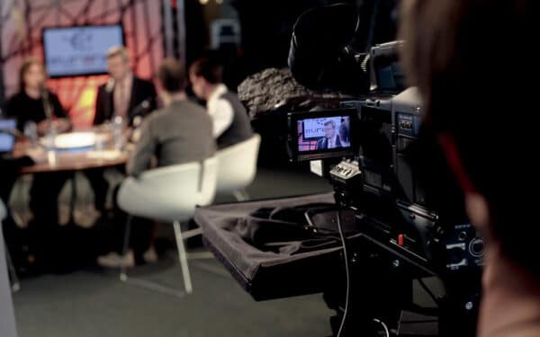 P. Magyaras imasi veiksmų: planuoja Vengrijoje stabdyti valstybines transliacijas