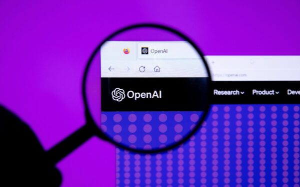 Dėl sutarties su Pentagonu atsistatydina „OpenAI“ robotikos vadovė