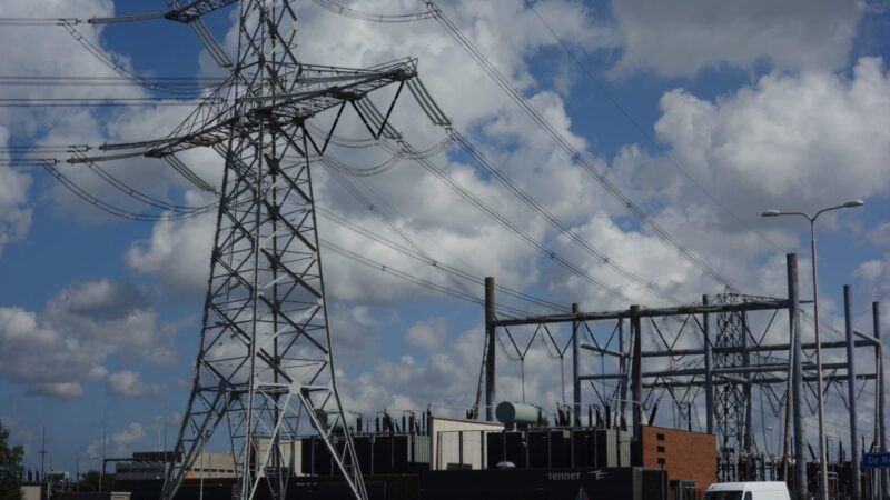 „TenneT“ investuos dešimtis milijardų: Europos elektros tinklai plečiami milžinišku tempu