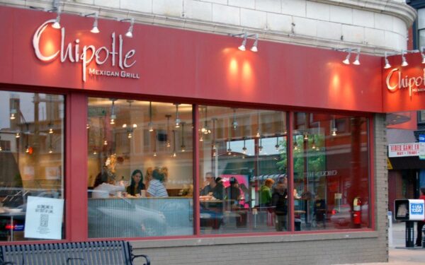 „Chipotle“ praranda klientus, investuotojai jau ima abejoti ir augimo istorija