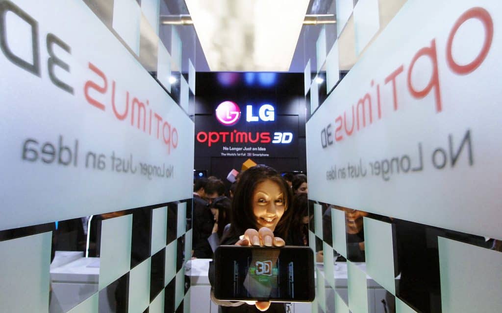 LG pernai fiksavo rekordines 59,6 mlrd. eurų pajamas, tačiau sumažėjo veiklos pelnas