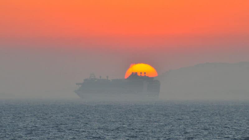 Krizė Hormuzo sąsiauryje keičia logistiką, jau ieškoma naujų naftos kelių