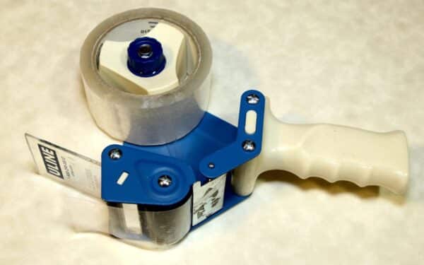 Mokslininkai pagaliau paaiškino, kodėl plėšiama lipni juosta skleidžia čaižų garsą