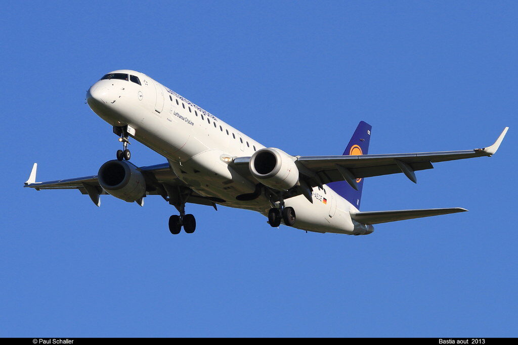 Keleiviams – dideli nepatogumai: Dėl pilotų streiko skrydžiai iš Vilniaus į Frankfurtą nevyks, pasitikrinkite