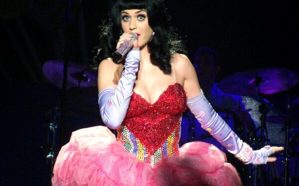 Skandalas Australijoje: sena Katy Perry byla vėl iškilo į paviršių, kaltinimai sukrėtė gerbėjus