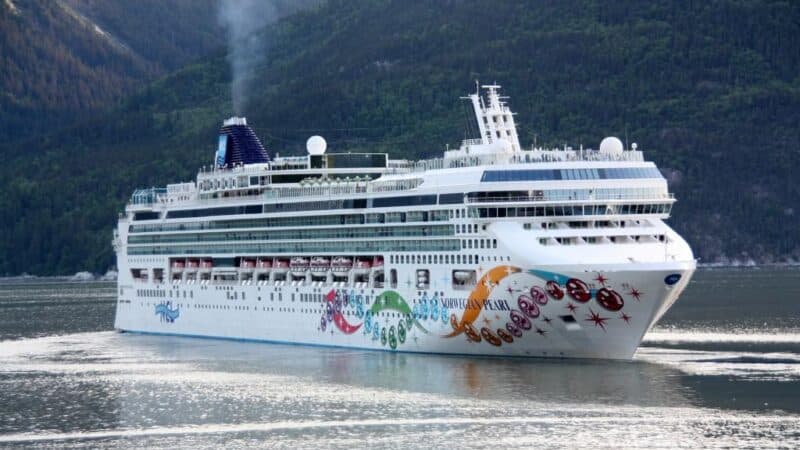 Akcijos šoktelėjo, bet euforija truko neilgai, kas vyksta su „Norwegian Cruise Line“?