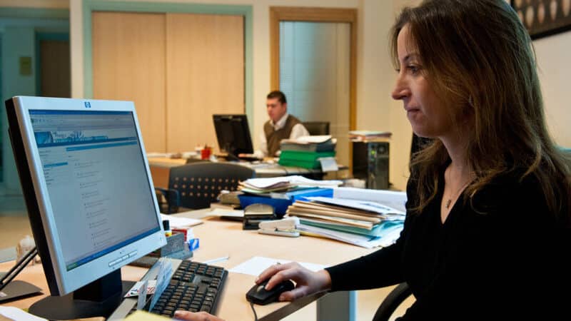 Gyventojai vis dažniau ieško pagalbos: Valstybinė lietuvių kalbos komisija suteikė dešimtis tūkstančių konsultacijų