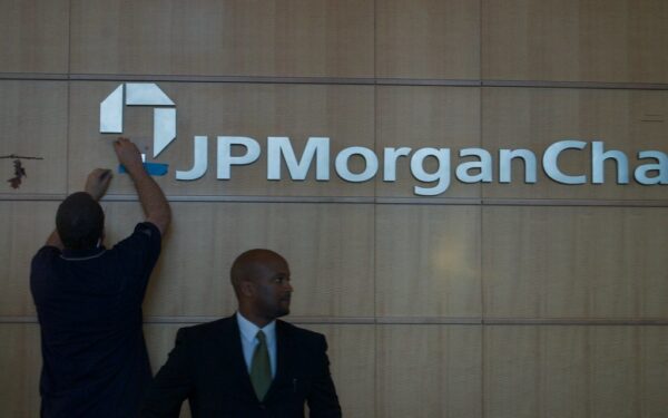 Milijoninė kriptovaliutų apgaulė: investuotojai padavė „J.P. Morgan“ į teismą
