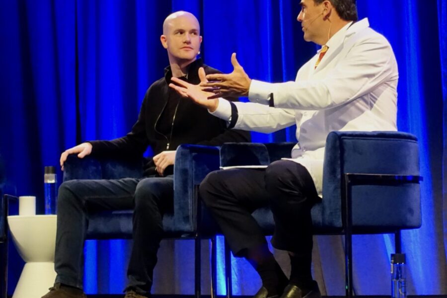 Kriptovaliutų birža „Coinbase” Europoje pristatė naują produktų krepšelį su ateities sandoriais