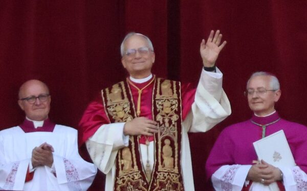 Popiežiaus žinia kelia diskusijas: kviečia rodyti gailestingumą išnaudojimu kaltintiems kunigams