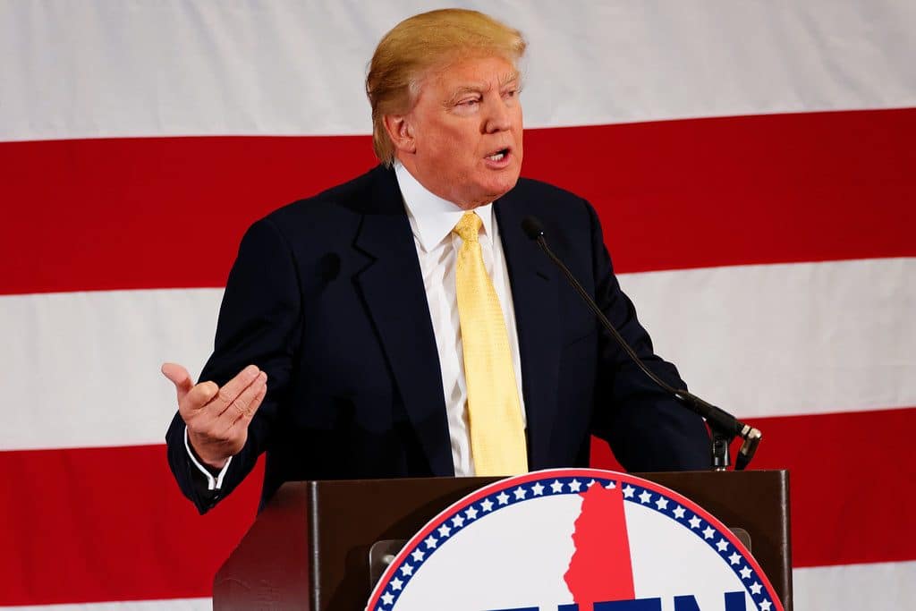 Prieš pat rinkimus – netikėtas Trumpo raginimas: vengrams siunčia aiškią žinutę