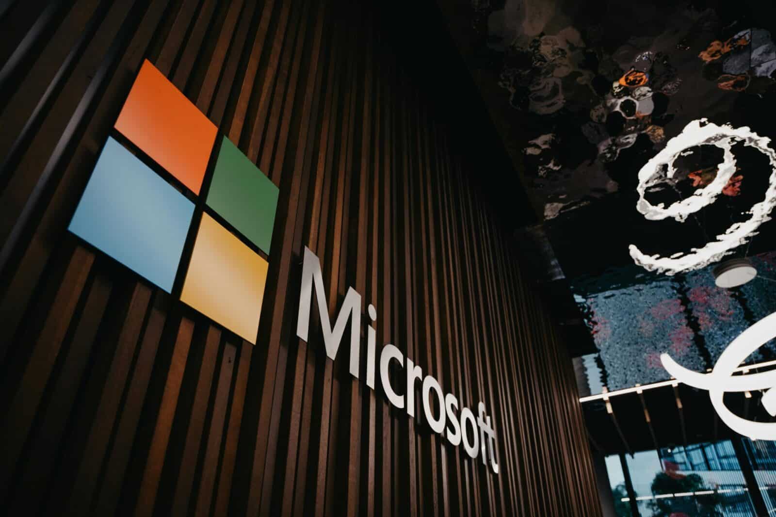 23 proc. kritimas neišgąsdino: kodėl „Microsoft“ vis dar laikoma stipria pozicija?