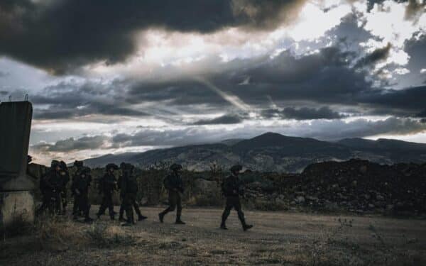Naujas etapas konflikte: Izraelio gynybos pajėgos paskelbė sausumos pajėgų dislokavimą Pietų Libane