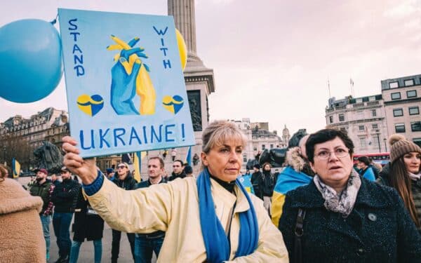Britanija pratęsia galimybes ukrainiečiams likti šalyje ir stiprina politinę paramą Kyjivui