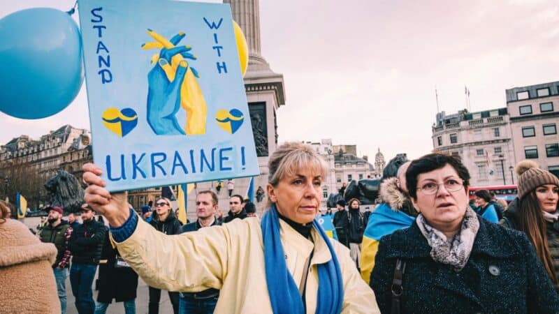 Britanija pratęsia galimybes ukrainiečiams likti šalyje ir stiprina politinę paramą Kyjivui