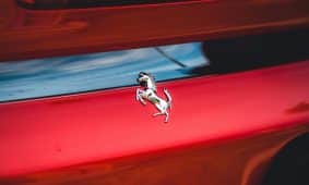 „Ferrari“ logotipas. Pexels nuotr.