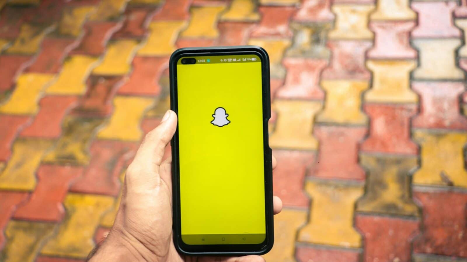 Pavojus vaikams internete: socialinis tinklas atsidūrė ES tyrimo centre