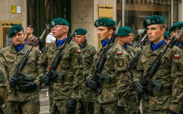 Lenkija kelia kartelę: gynybai skirs beveik 5 proc. BVP ir siunčia žinią Putinui