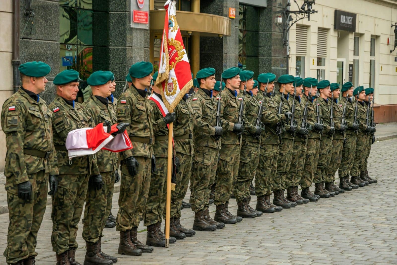 Ar Lenkija keičia poziciją? Netikėtas signalas dėl poligono prie Lietuvos sienos
