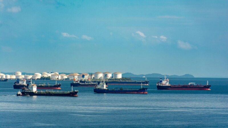 Iranas uždarė Ormuzo sąsiaurį: pasauliui gresia naftos šokas ir energijos kainų sprogimas