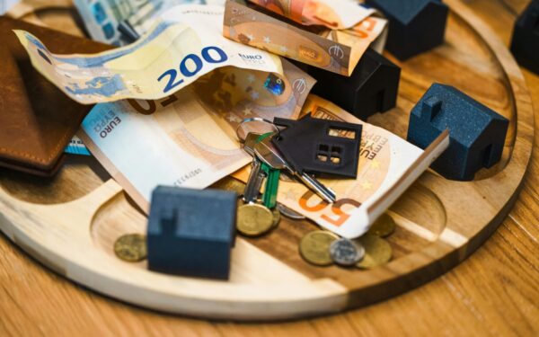 EURIBOR šuolis jau prasidėjo: kiek tai kainuos turintiems paskolas?