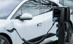 Elektrinis automobilis. Pexels nuotr.