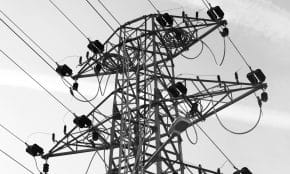 Elektros stulpai. Pexels nuotr.