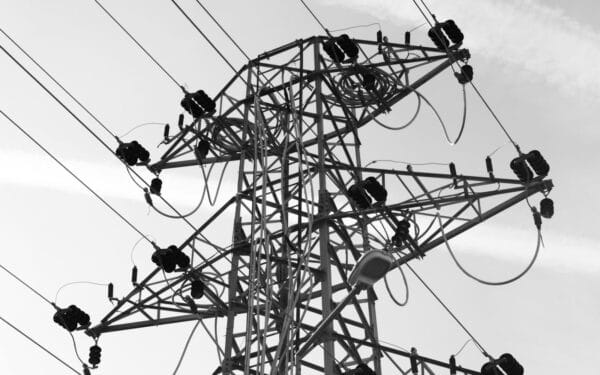 Elektros kainos Lietuvoje šoktelėjo: ekspertai įvardijo pagrindines priežastis