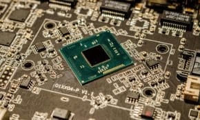 Mikroschema. Lustas. Chipas. Pexels.