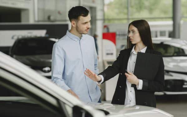 Automobilio pirkimas baigėsi problemomis: nuostoliai siekia tūkstančius eurų