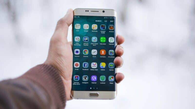 „Samsung“ žada mažiau sukčių skambučių: funkcija pasieks daugiau telefonų