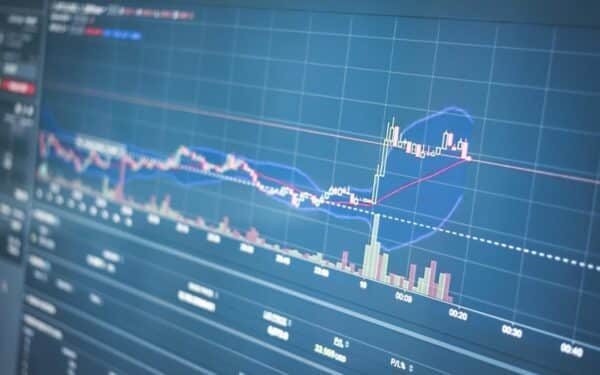 Sudėtingas mėnuo investuotojams: brangstanti nafta ir palūkanos mažina turto vertę