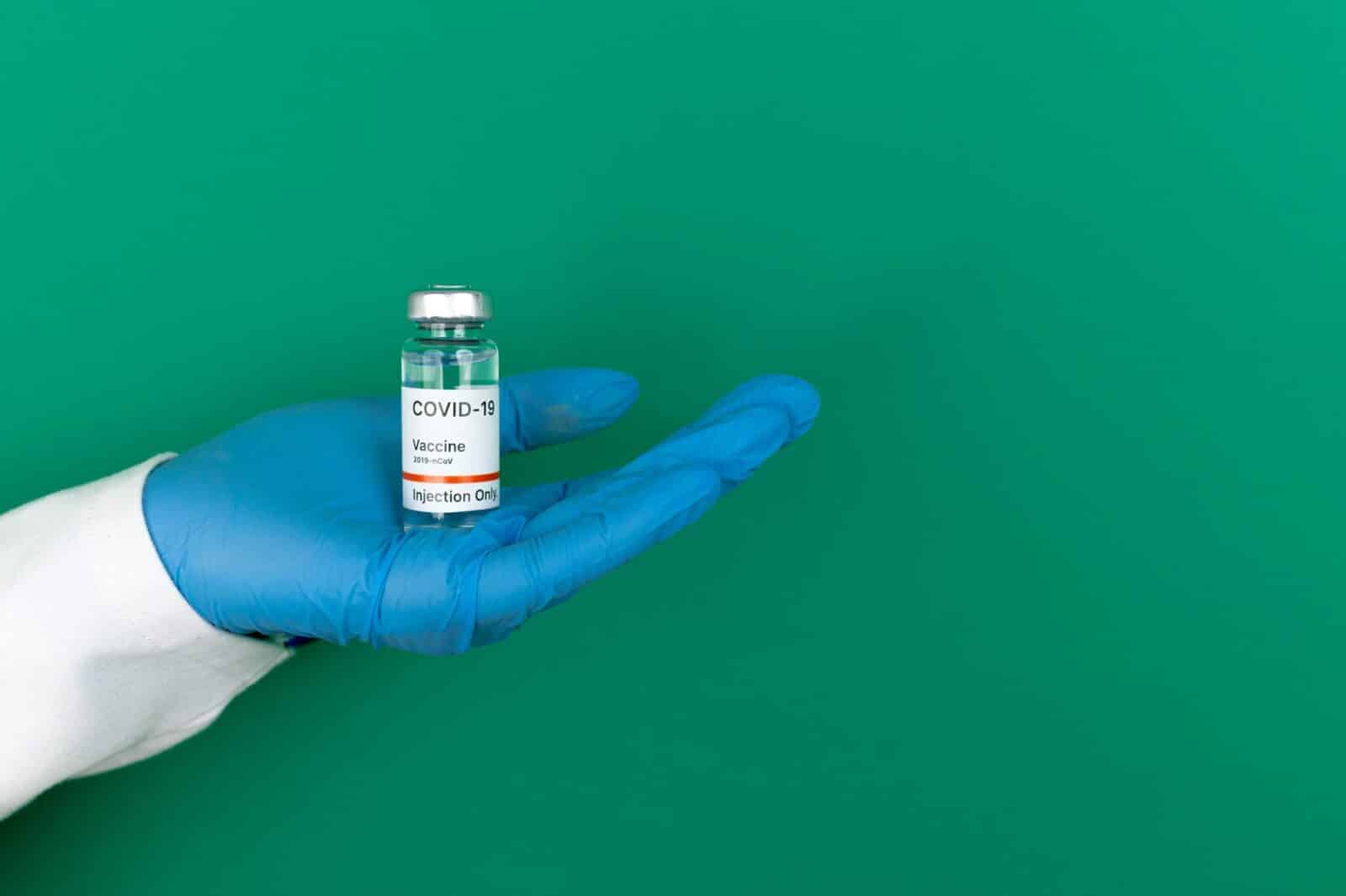 Bylą prieš „Pfizer“ teisme pralaimėjusi Lenkija privalės įsigyti ir utilizuoti 64 mln. vakcinų dozių