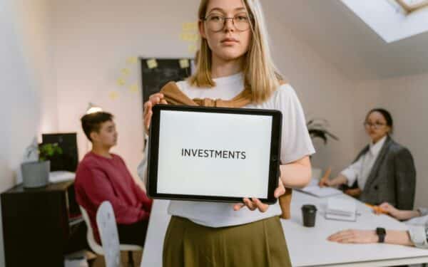 Jaunesnė karta keičia investavimo įpročius: moterų vaidmuo auga greičiau nei tikėtasi