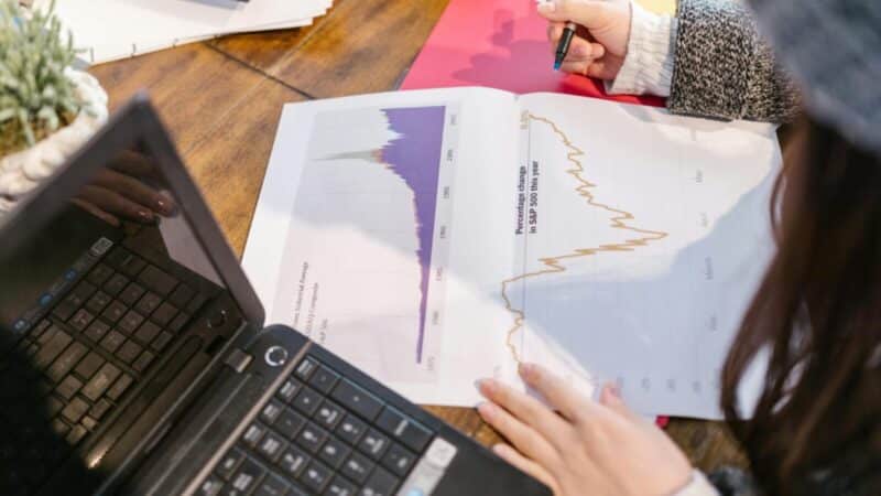 Ar valstybė ištemps? Brangstanti nafta didina spaudimą finansams