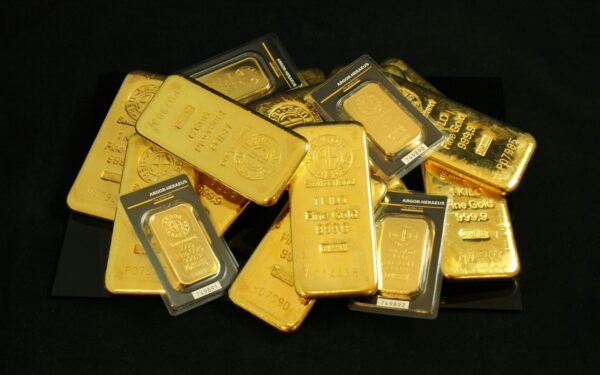 Karas paveikė net aukso rinką: prekybininkai priversti imtis neįprastų sprendimų