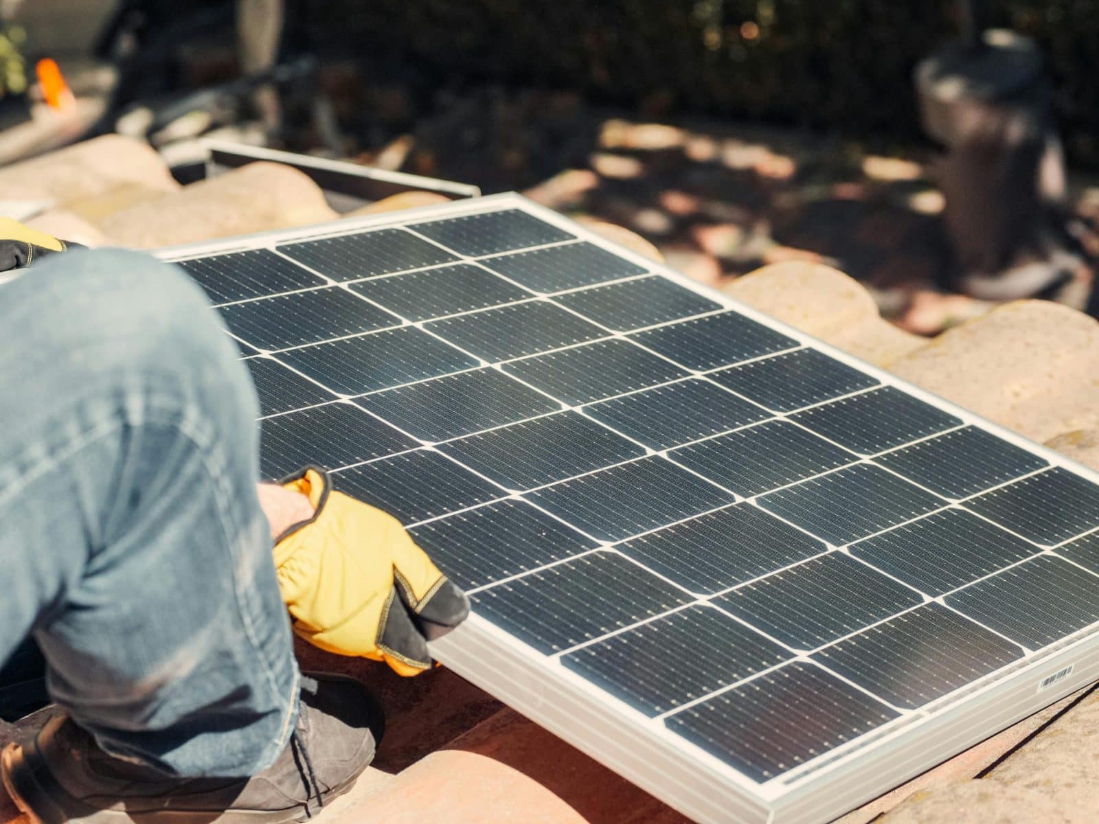 Iki birželio pratęstas kvietimas saulės elektrines su kaupikliais įsirengiantiems gyventojams