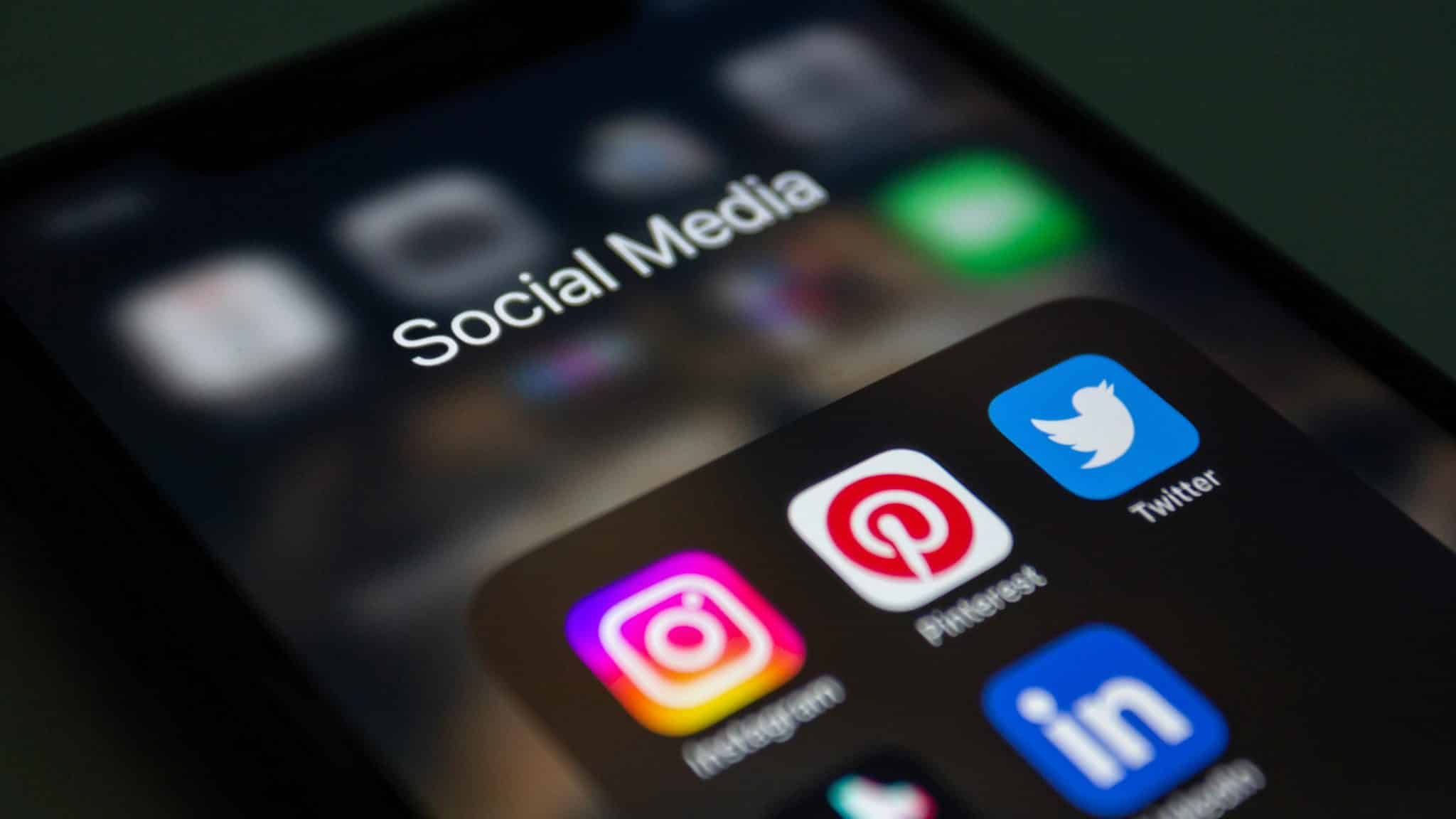 Dirbtinis intelektas ir vaikų saugumas: siekiama baudžiamosios atsakomybės technologijų vadovams