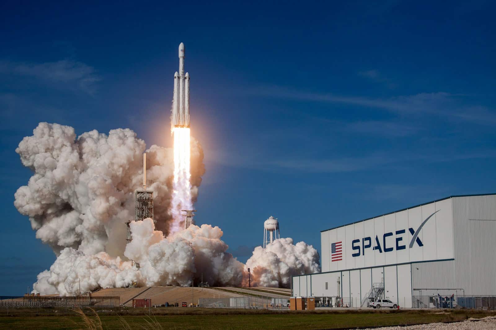 „SpaceX“ ruošiasi istoriniam žingsniui: IPO gali tapti vienu didžiausių pasaulyje