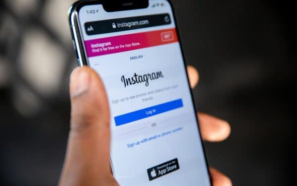 „Meta“ sprendimas kelia audrą: „Instagram“ nebeliks šifruotų žinučių