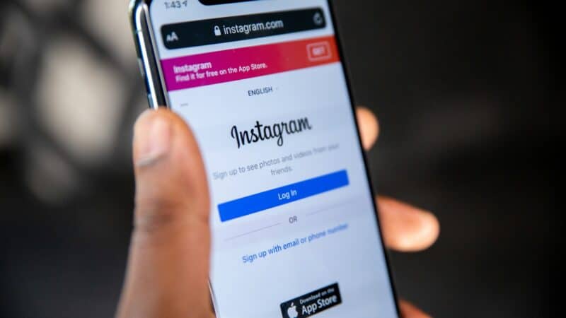 „Meta“ sprendimas kelia audrą: „Instagram“ nebeliks šifruotų žinučių