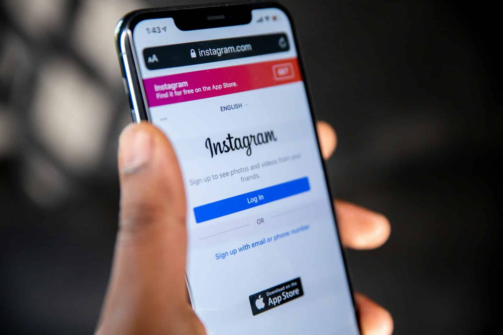 „Meta“ sprendimas kelia audrą: „Instagram“ nebeliks šifruotų žinučių