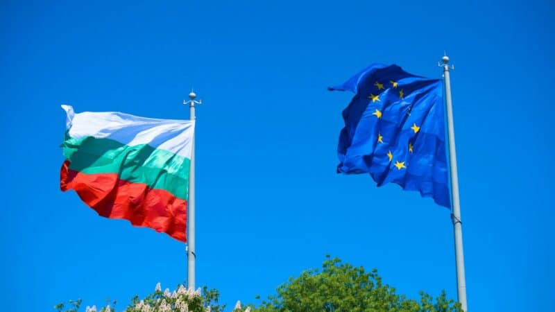 Bulgarija importuoja dujas prieškrizinėmis kainomis, žinią siunčia ir šalies ministerija